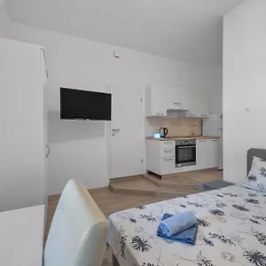  Apartment Mima